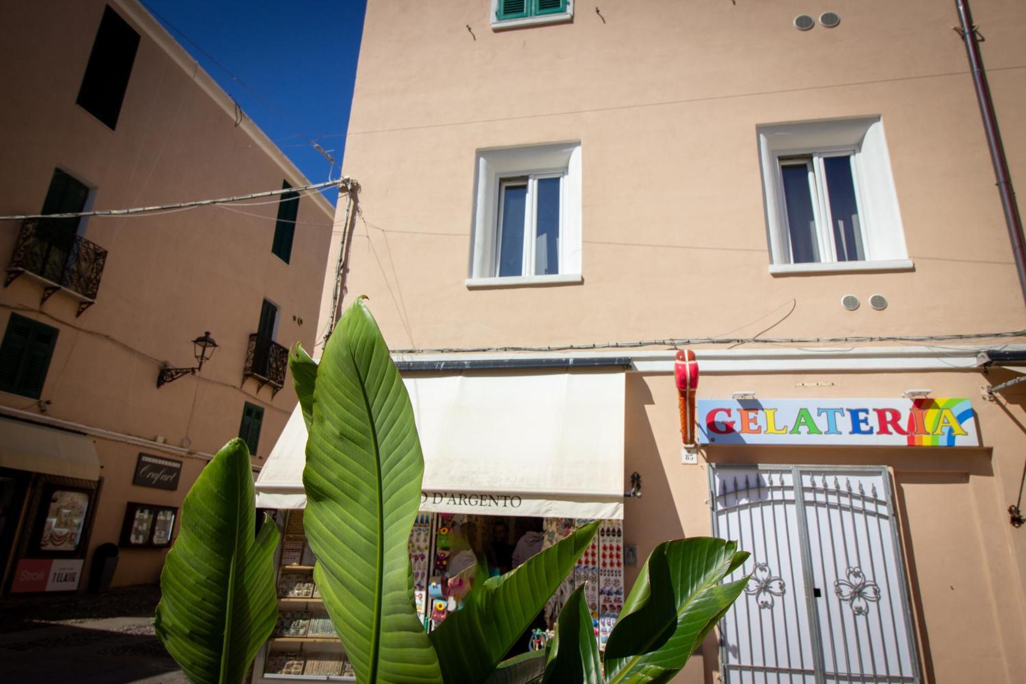 Appartamento In Centro Альгеро Экстерьер фото